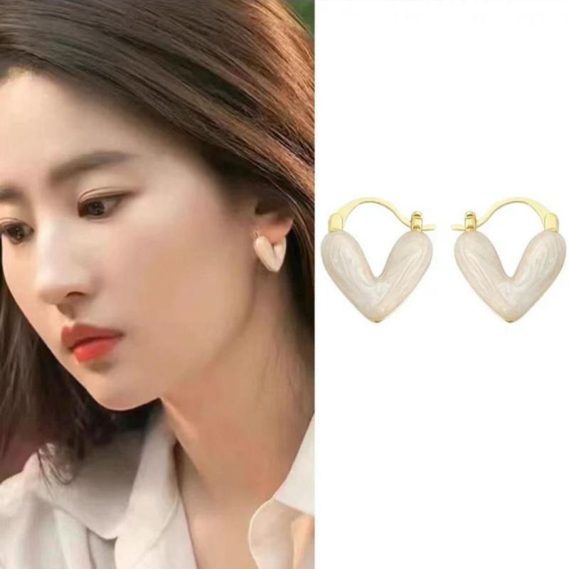 Rose Story Liu Yifei-Style Heart Earrings: Fashionable, Versatile, and Popular Studs for Women