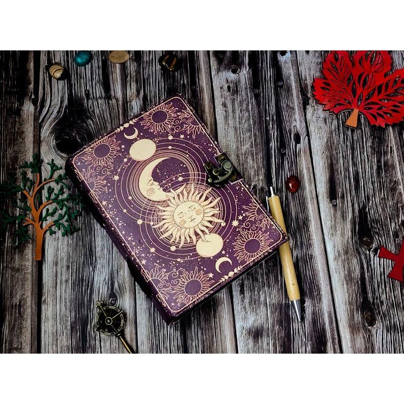 Slunce a měsíc Ručně vyráběný kožený deník Papír s ručním okrajem, Prázdná kniha kouzel stínů grimoár deník, dárek pro něj cestovní kniha