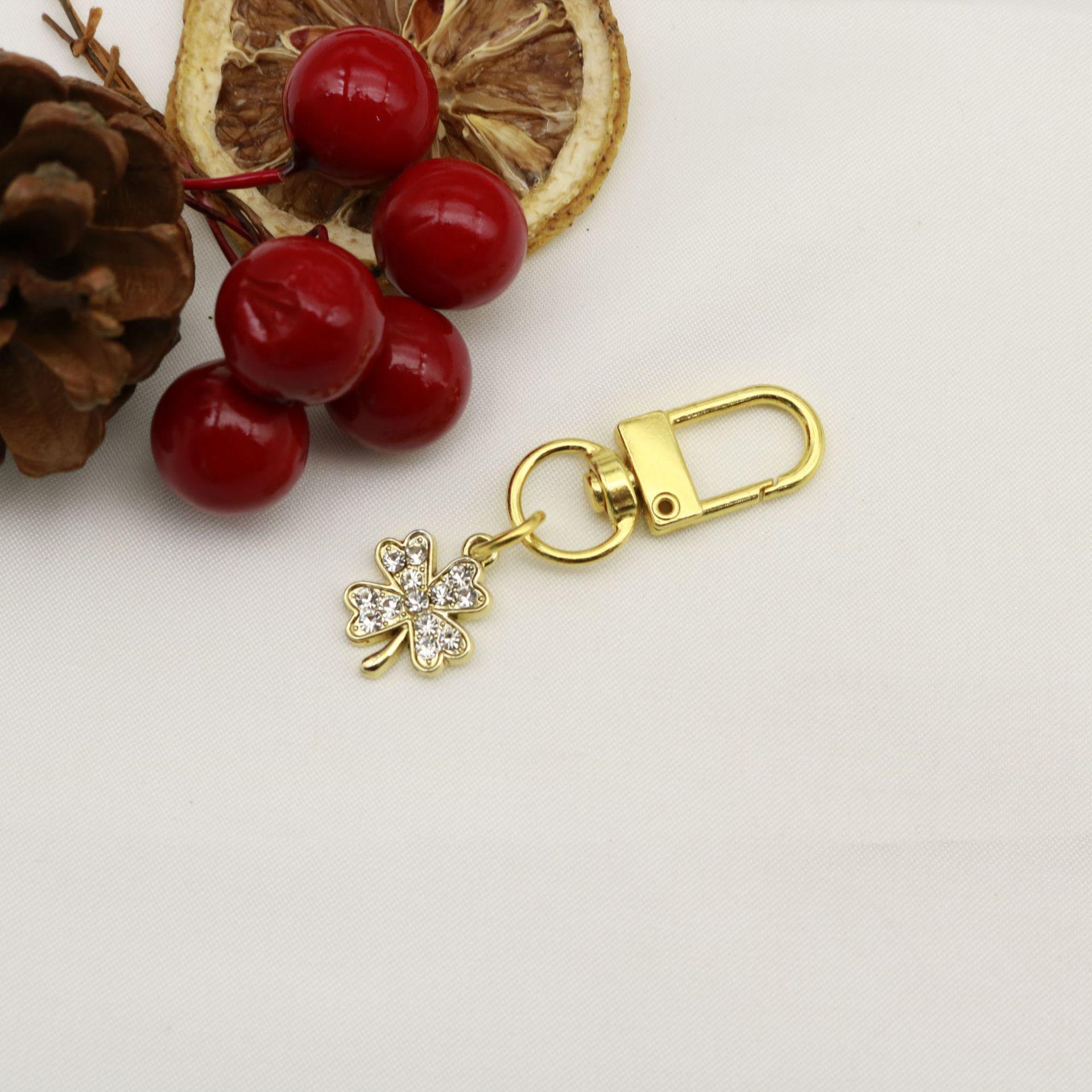 Rhinestone Four-Leaf Clover Keychain Pendant - Trendy Hot-Selling Jewelry Item