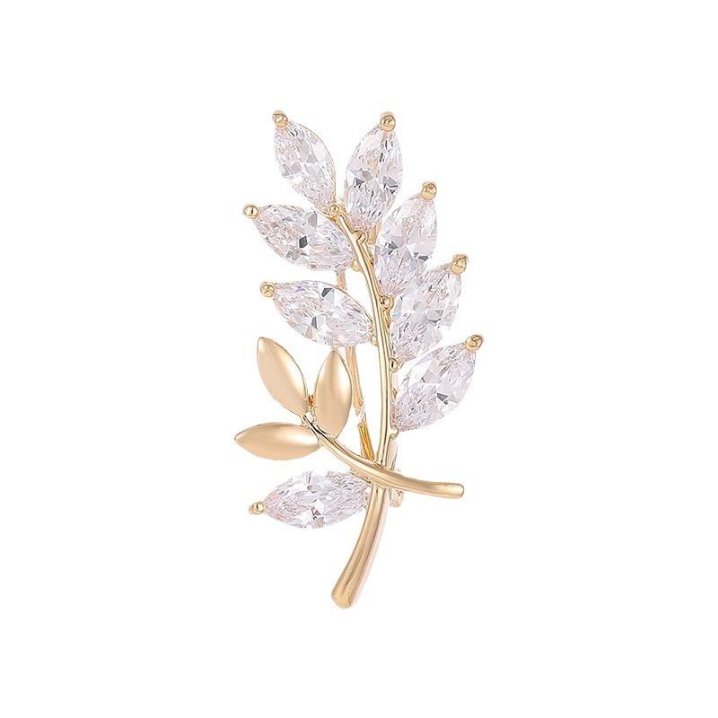 A High-end Women's Delicate Crystal Leaf Brooch with A Neckline Anti-glare Clasp