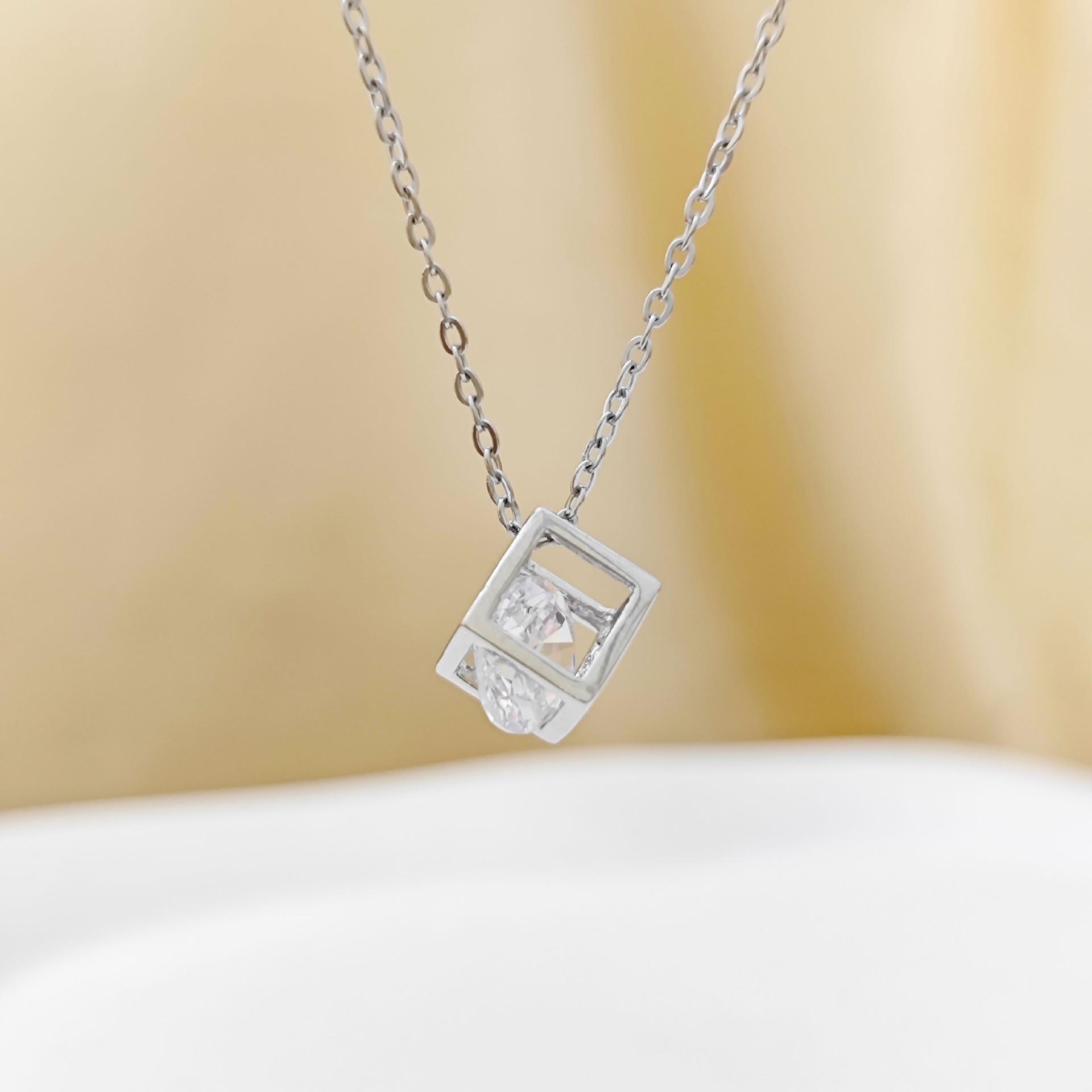 

Gold-Plated Korean Zircon Square Pendant Necklace for Women - Trendy Clavicle Chain Jewelry