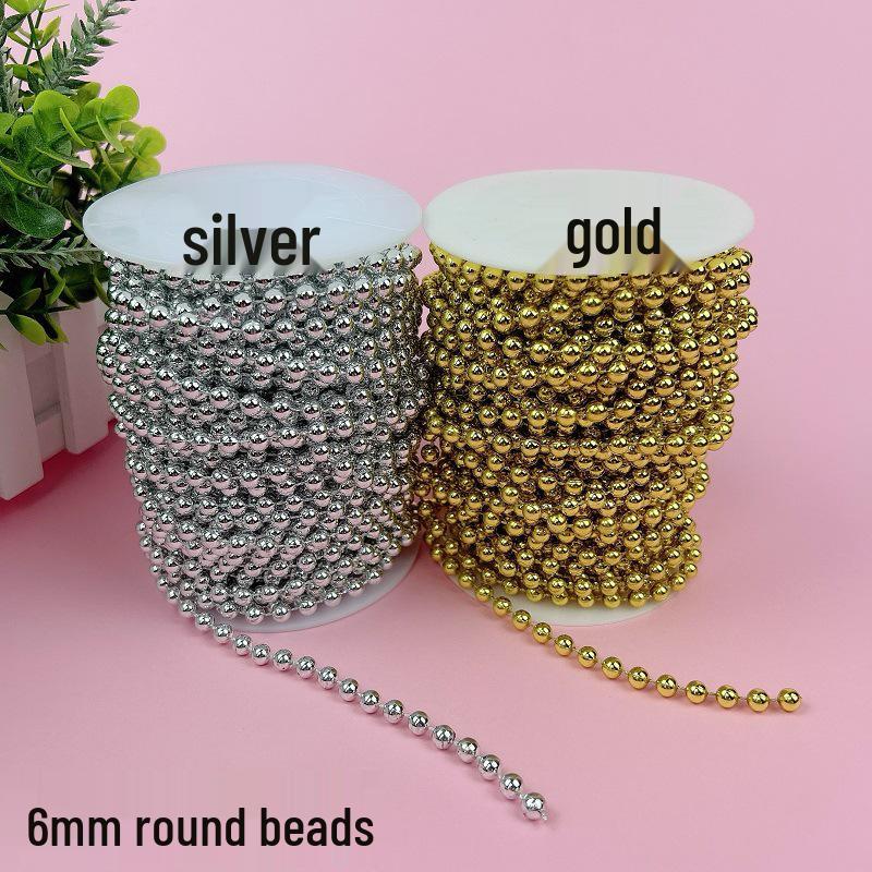 Svatební řetízek z imitovaných perel pro dekoraci a aranžmá scény