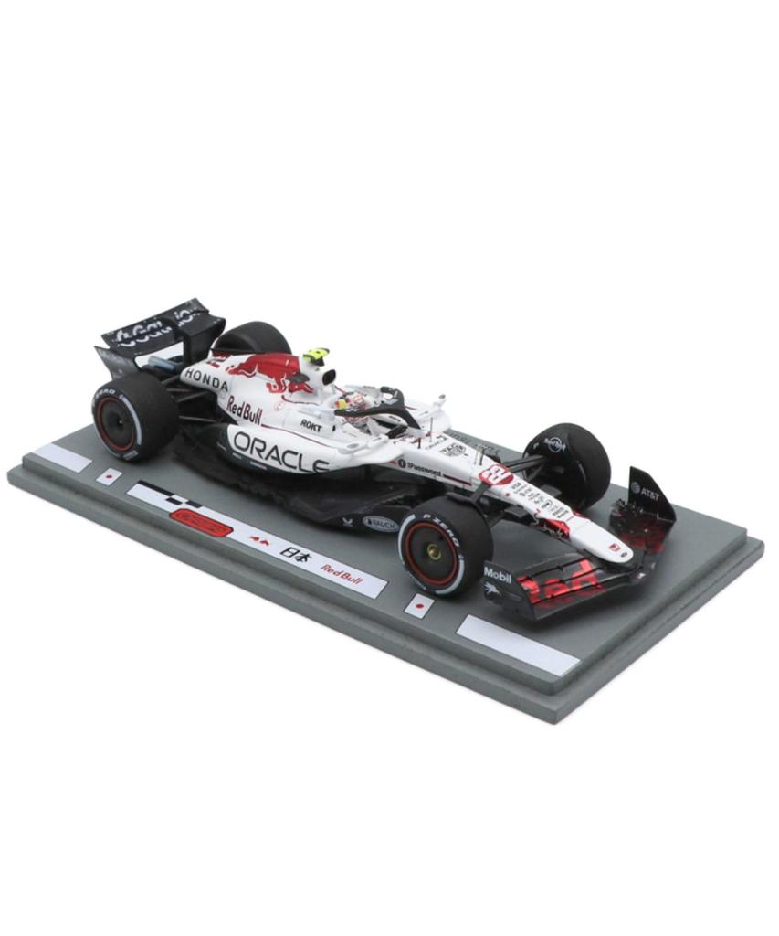 Spark Scale Oracle Red Bull Racing Honda RB21 with Yuki Tsunoda from the 2025 F1 Japanese Grand Featuring a Pit Miniature Model 1/43 Prix, Board, Car,