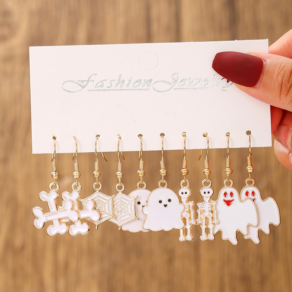 Halloween Earrings, Funny Personality, Exaggerated White Ghost Creative Alloy Earrings, Ear Hooks, European and American Style Dripping Oil Earrings