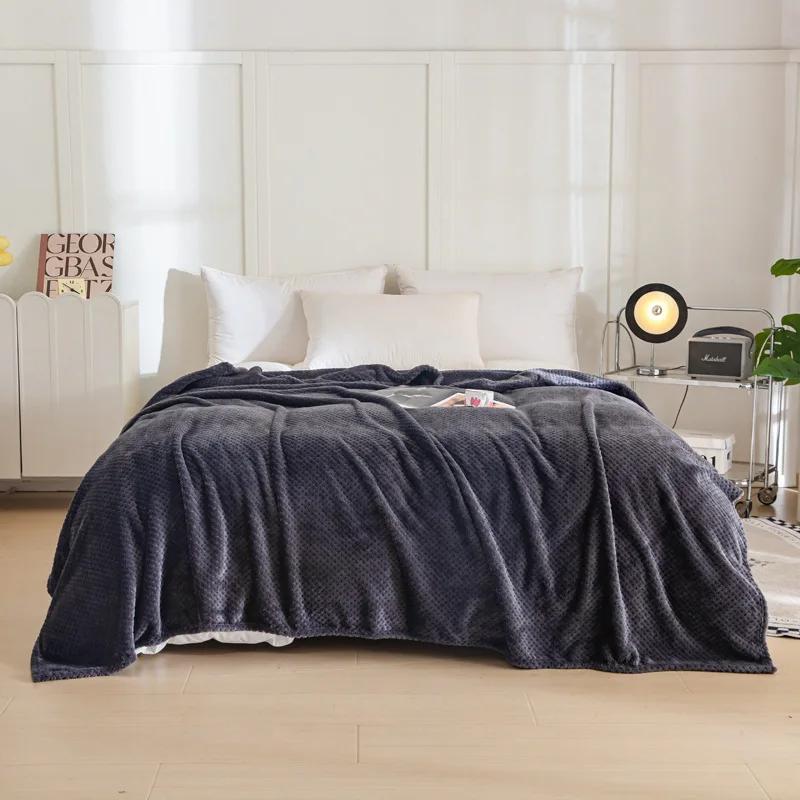 2024 New Pineapple Plaid Blanket Solid Color Sofa Milk Fleece Blanket Office Lunch Break Air Conditioner Blanket