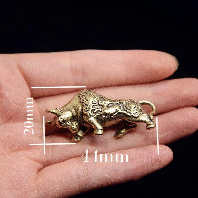 Messing Lykke Tyrefekting Statue Hjemmedekorasjon Ornamenter Kobber Dyr Miniatyrfigur Bringer Velstand Kontorpult Dekor Håndverk