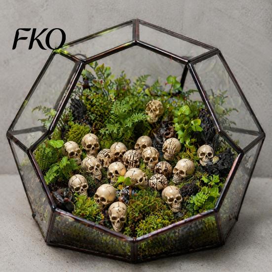 Window Display Gothic Decor 20Pcs Creative Miniature Skull Figurines, Cool Statues for Garden Bonsai Small Resin Crafts Decoration, Micro Landscapes