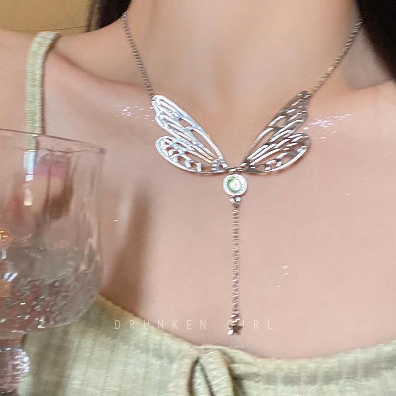 Break The Cocoon And Become A Butterfly Butterfly Wing Fringed Necklace Women Movable Wing Star Fringed Clavicle Chain Jewelry
