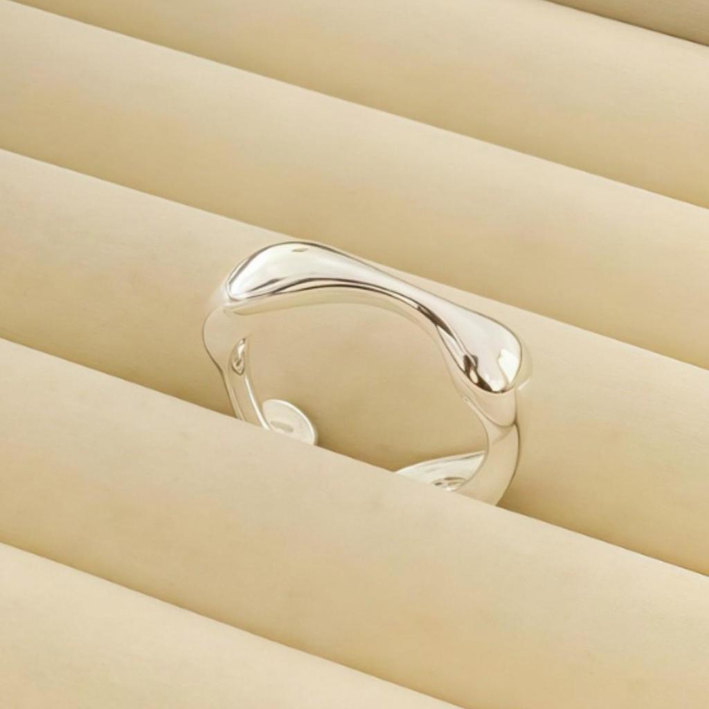 European Glossy Fashion Jewelry: Versatile Women's Luxury Ring