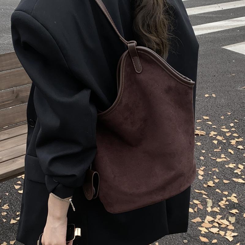 Suede Vegetable Basket Bag Women's 2025 New Large-capacity Retro Commuter Bucket Bag Shoulder Underarm Tote Bag