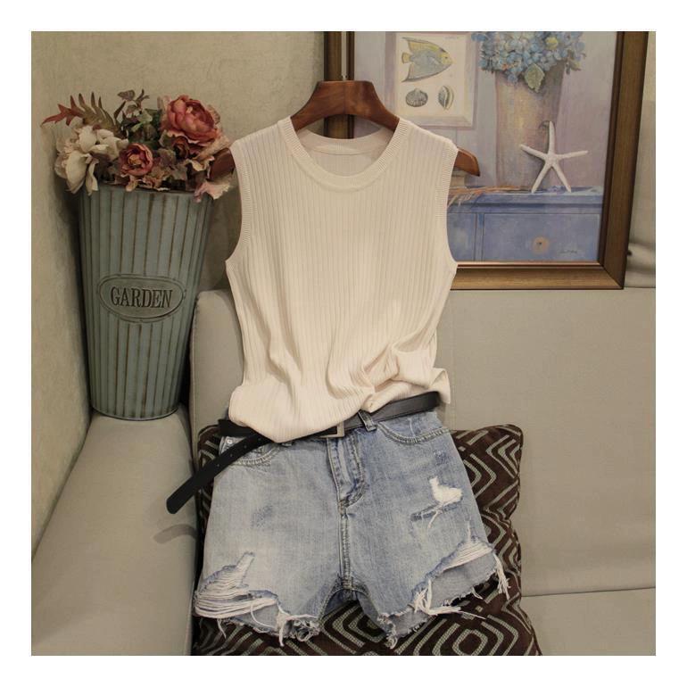 Large Size Camisole Vest for Women In Summer, with White Base, Short Knit for Slimming Effect, Versatile Sleeveless Top