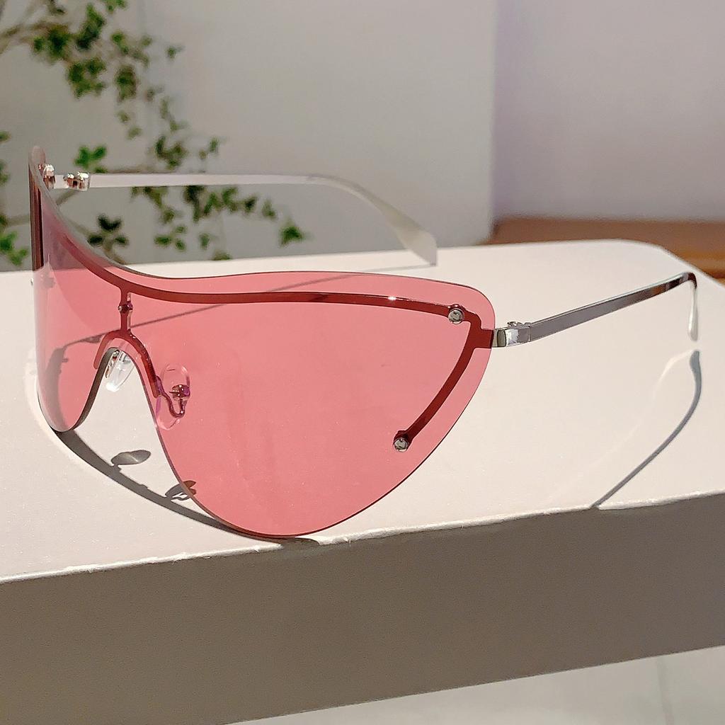 Vintage One Piece Cat Eye Sunglasses Women For Men Luxury Brand Designer Sun Glasses Popular Outdoor Goggle Punk Rivet Shades