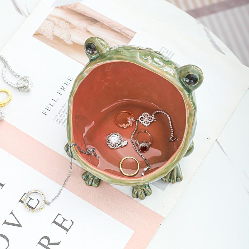 New Creative and Quirky Three Legged Frog Golden Toad Ashtray Ceramic Ashtray Multifunctional Decoration