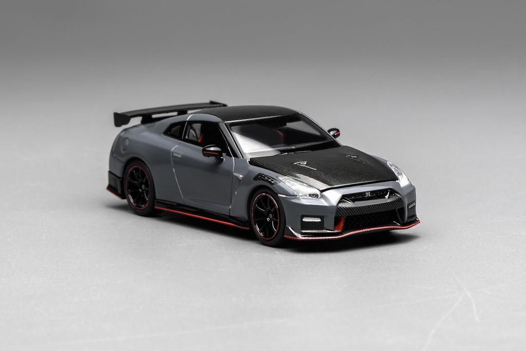 Freestyle MOTORHELIX Nissan GT-R (R35) NISMO Special Edition 2022 NISMO Stealth Gray Finished Model, 1/64, M63521