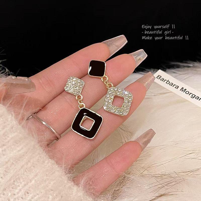 Silver Needle Fashion High-end Sense Diamond-set Black Earrings Niche Versatile Temperament Earrings Light Luxury High-quality Earrings