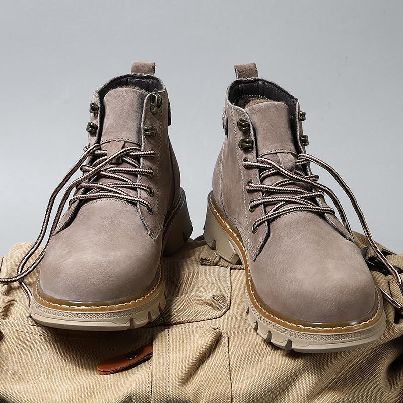 ძვირადღირებული ბრენდის მამაკაცის სპორტული ფეხსაცმელი ზამშის ტყავის ჩელსის ჩექმები ახალი მოდური სასეირნო ფეხსაცმელი ხელნაკეთი კომფორტული მამაკაცის მოტოციკლეტის ჩექმები