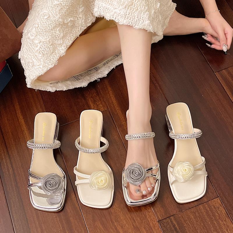 Fashion Rhinestone Slippers Women's 2025 Summer Wear Fashion Fairy Style Toe Slip with Crystal Block Heel Kitten Heel