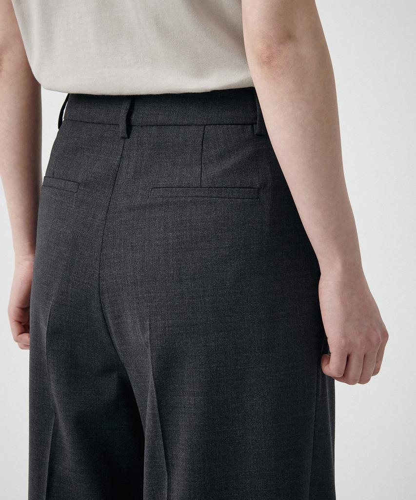 MUSINSA STANDARD WOMAN Women'S Summer Wool One-Pleat Wide Hidden Elastic Waist Slacks [Charcoal Gray]