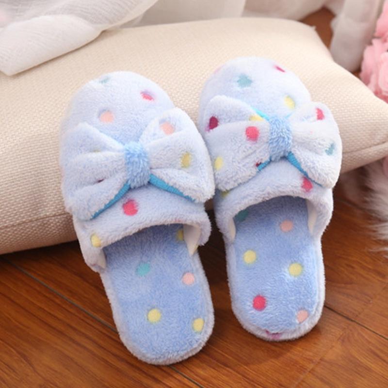 Pantoufles de plancher d'intérieur antidérapantes en coton chaud d'hiver mignon pour femmes