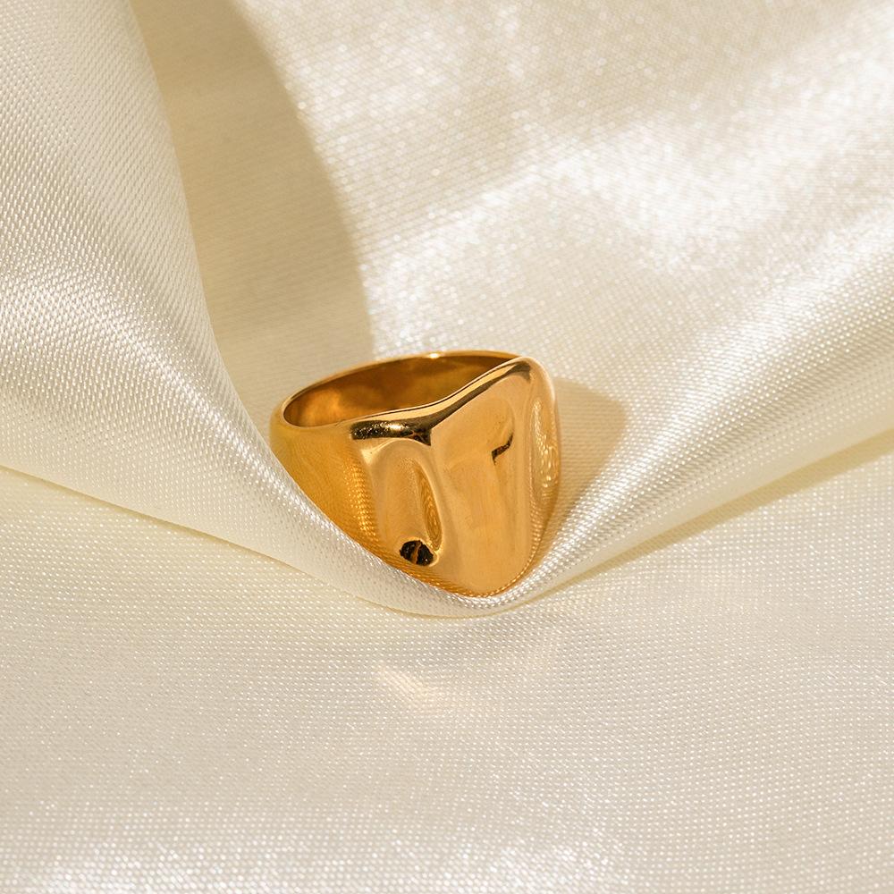 INS Internet celebrity trend 18K gold-plated stainless steel design hammer pattern wide-sided ring Europe and America do not fade wholesale