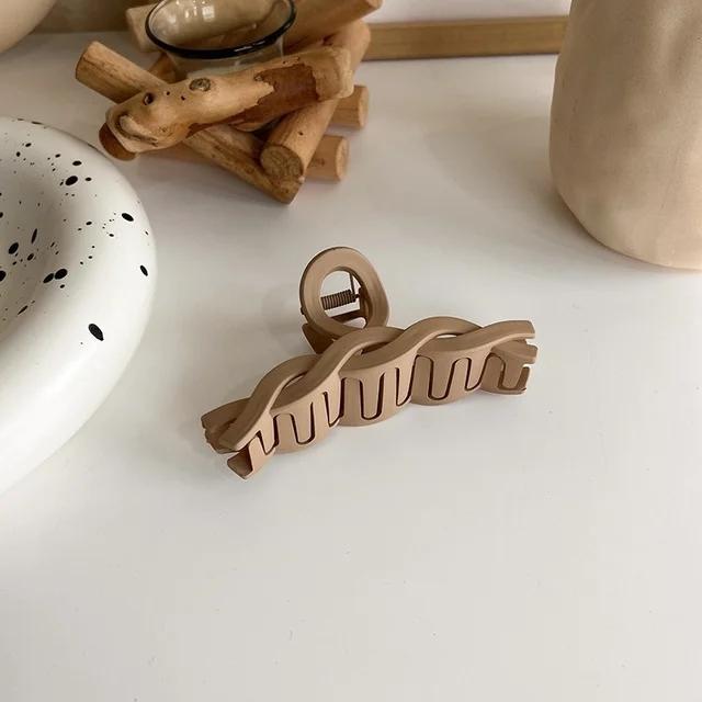 Fashion Frosted Brown Hair Clip  Ladies Temperamen Hairpin Large  Back of Head Shark Clip Korean Style  Hair Accessories