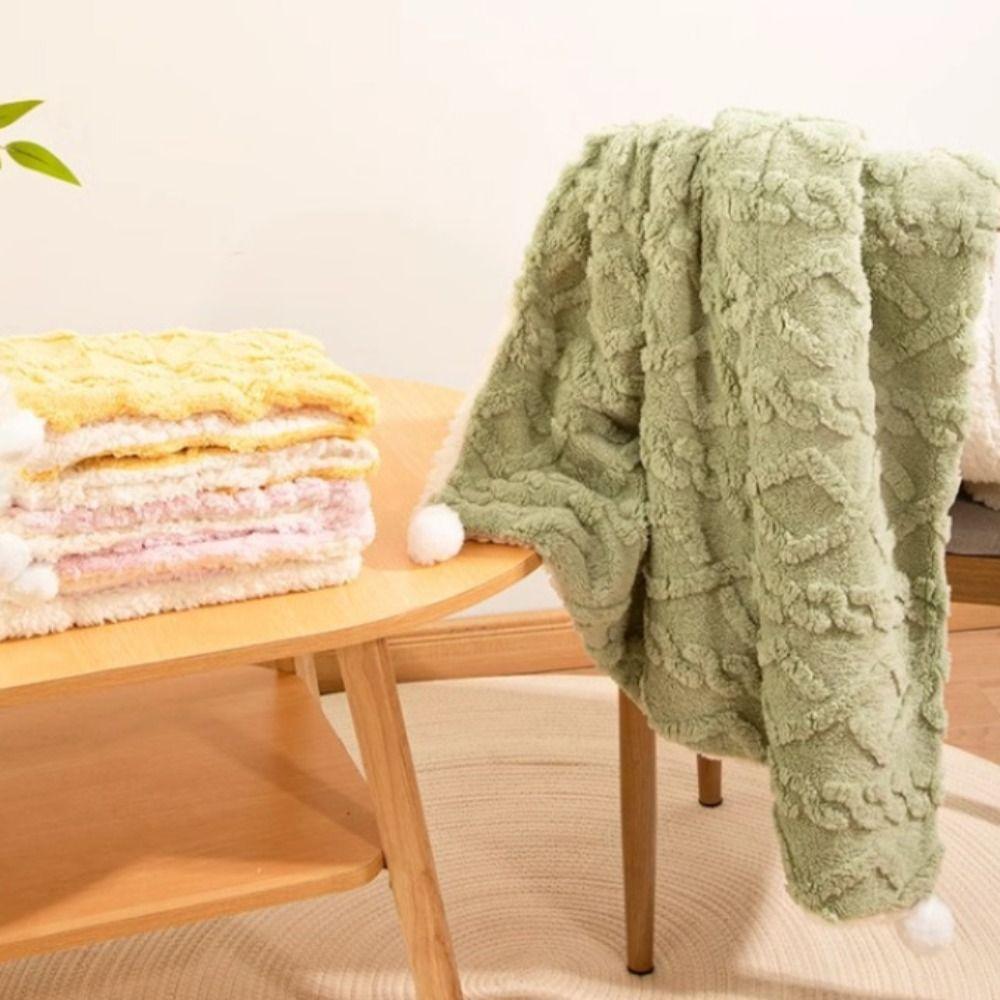 Minimalist Thickened Plush Pet Blanket Vertical Jacquard Solid Color Pet Warm Quilt Fluffy Soft Fleece Blanket for Cats and Dogs