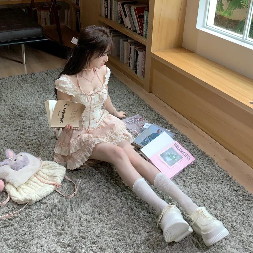 

Pastoral Princess Floral Sweet Slimming Two-Piece Set: Elegant Top & Fluffy Short Skirt S