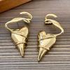 Elegante herzförmige Ohrringe mit gold-/silberfarbenem Draht umwickelt, Ohrschmuck für modebewusste Frauen