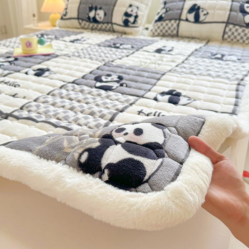 

Стеганый велюровый наматрасник - Мягкая коралловая флисовая зимняя накладка, Утолщенный и теплый татами-мат. Pair of Pillowcases