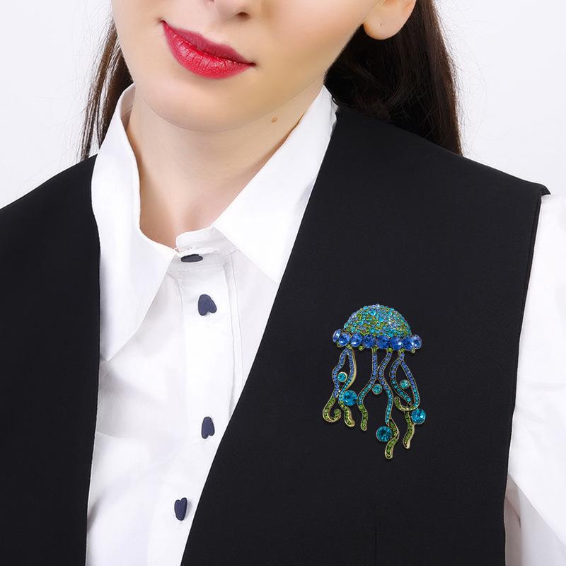 Vintage Retro Fashion Elegant Oversized Female Sea Creature Accessories Brooch