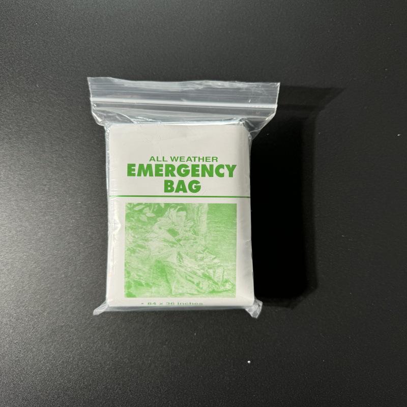 Outdoor Pet Emergency Blanket - Insulating, Cold-Proof, Sunscreen, Rainproof, and Multifunctional Blanket and Sleeping Bag 100x200 cm