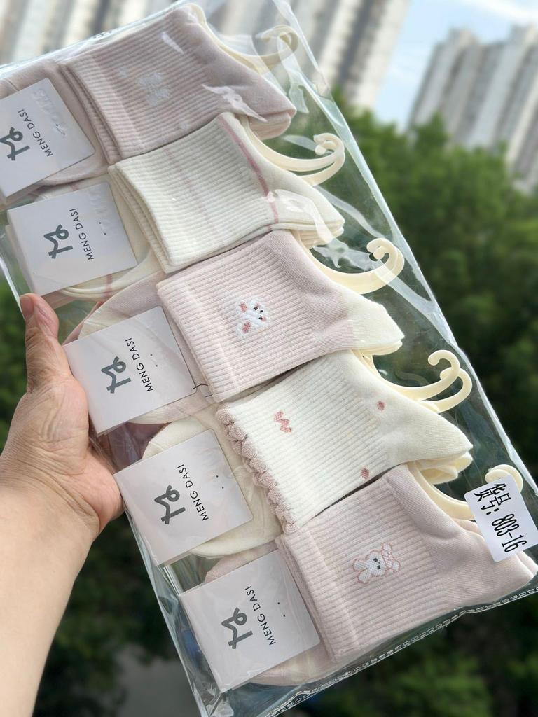 Autumn/Winter 10-Pack Women's Mid-Calf Cartoon Socks - Cute, Comfortable, Fashionable, College Style Cotton Sports Socks