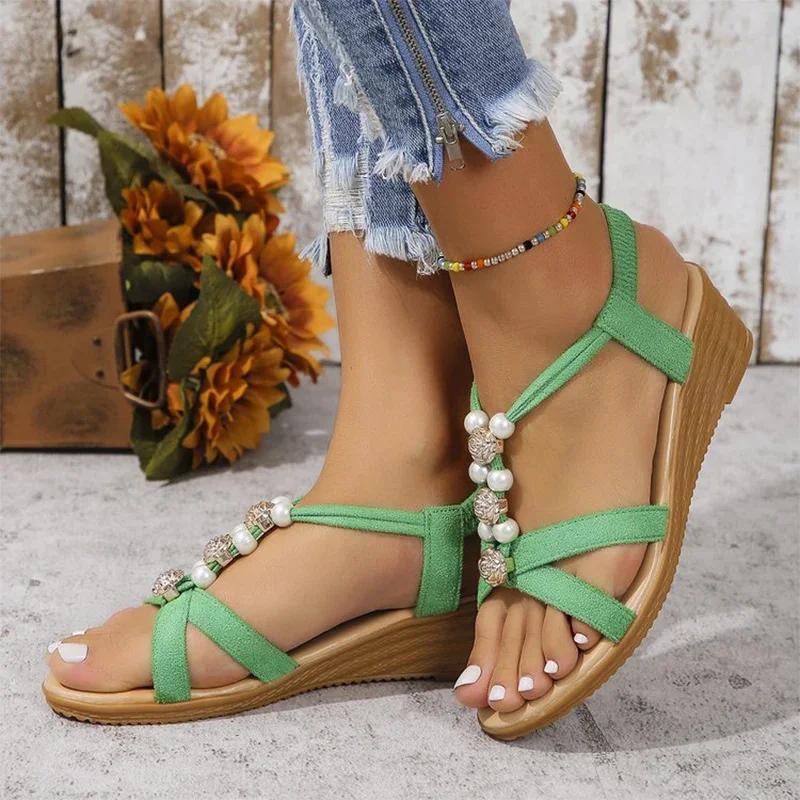 Модные босоножки с бусинами — фото 3