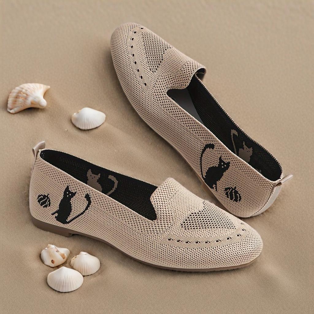 Large-sized Round-toe Flat-bottomed Flying Woven Shoes for Women, Casual Sports Shoes with Cat Patterns