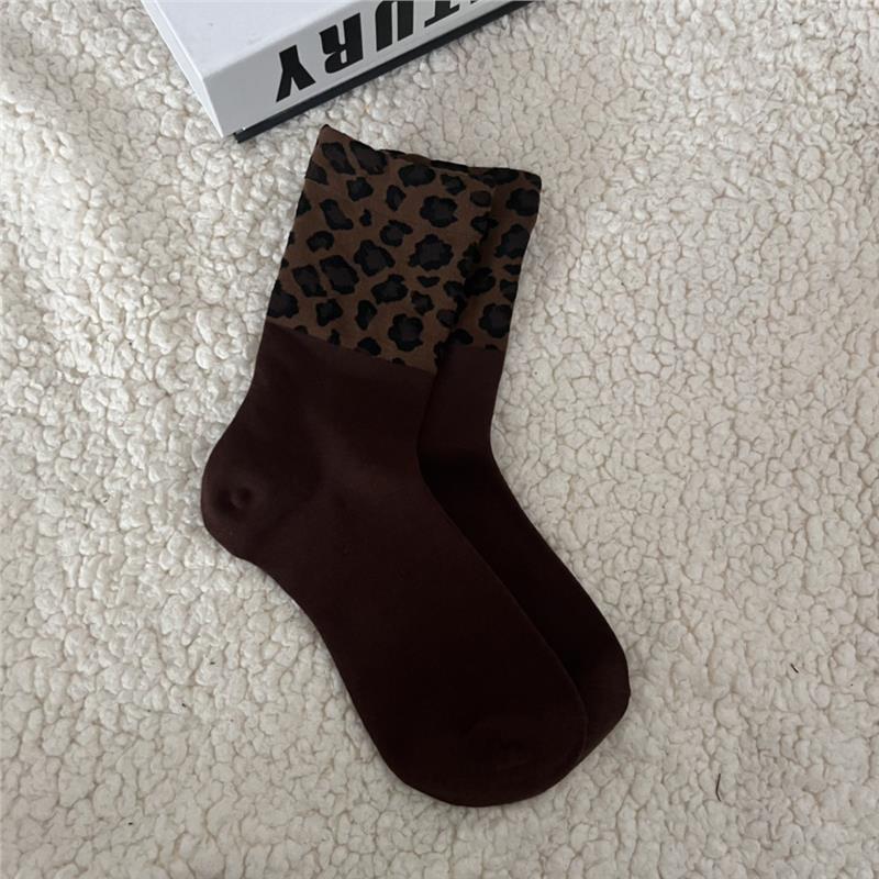 Zhiji Autumn/Winter Leopard Print Coffee Mid-Calf Socks: Trendy & Versatile Korean Fashion for Women