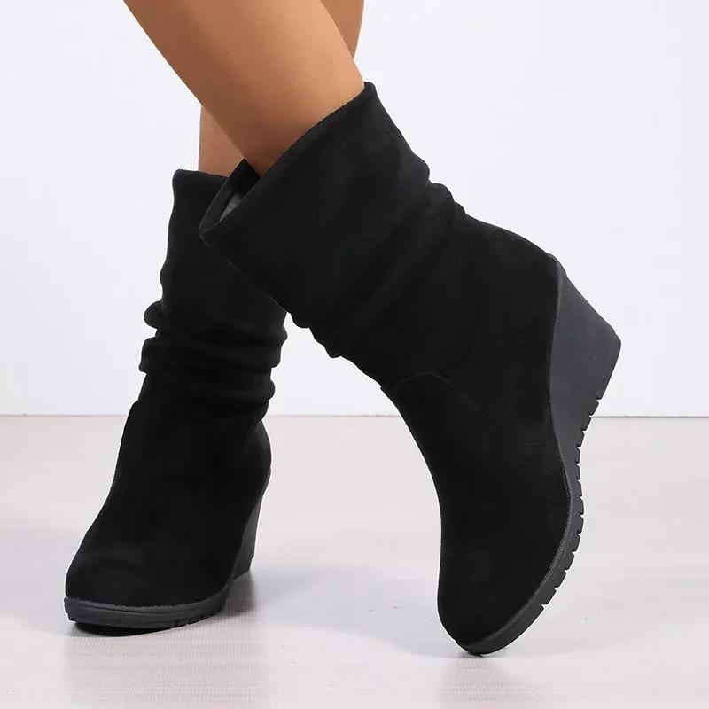Fashion Large Slope and Wrinkle Cross Border European and American Mid Length Boots 2024 Autumn Thick Bottom Foreign Trade Suede