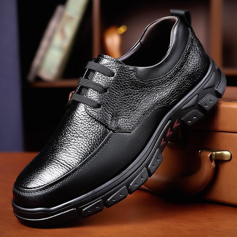 Leather shoes men's 2025 new middle-aged men's business casual leather shoes men's soft-soled dad shoes