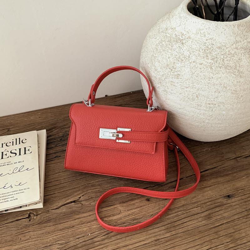 Elegant Commuting Bag for Work with A Chic Kelly Bag Style, Single-shoulder Cross-body Design.