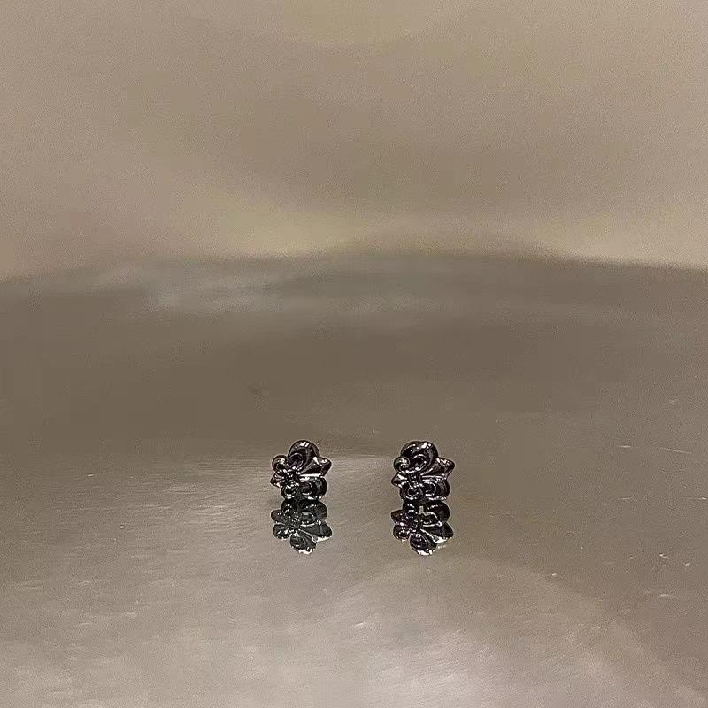 

Dark Spider Titanium Steel Earbone Stud Niche Love Advanced Sense Flat Bottom Titanium Steel Cochlear Stud Earrings ирис