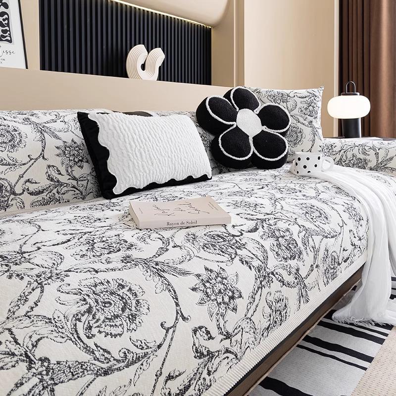 

Chenier Non-Slip Sofa Cushion Is Universal In All Seasons New Sofa Cover French High-End Sofa Cover Cloth Towel 70*70cm