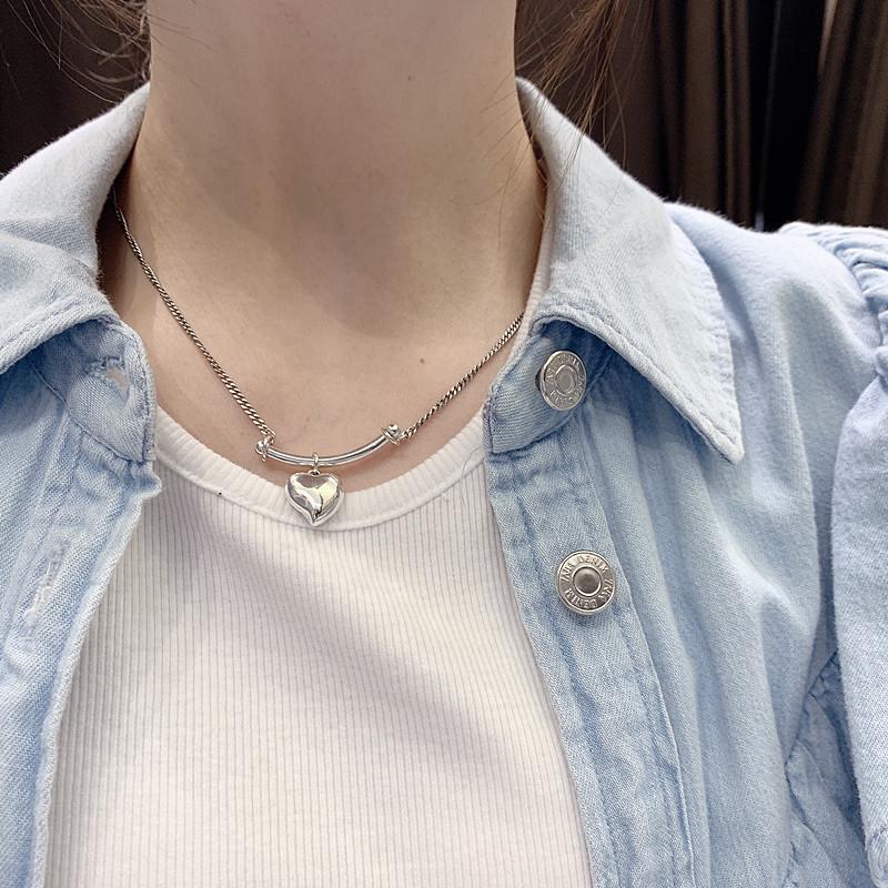 Korean Style Retro Love Heart Necklace - Trendy, Simple Clavicle Chain for Women's Fashion