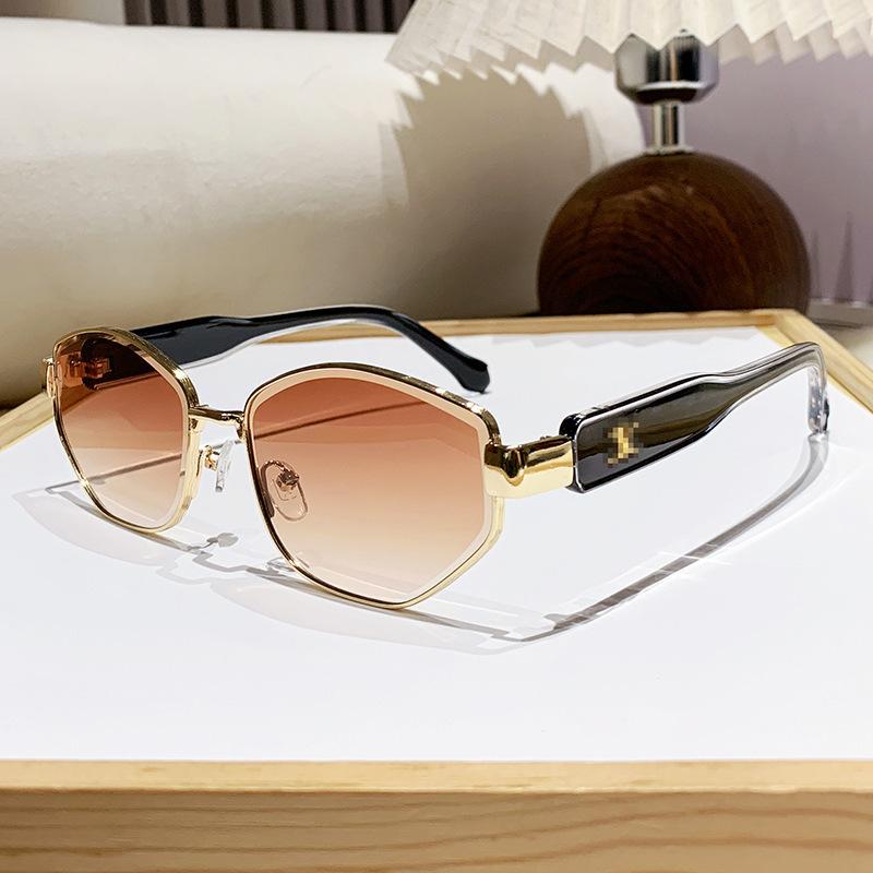 New full frame thick glasses legs versatile street sunglasses ins Internet celebrity personalized travel UV protection sunglasses