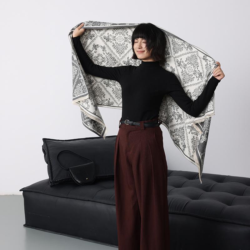 Winter Warm Senior Sense Age Reduction Scarf Literary Retro Double-Sided Shawl Cape Versatile Scarf Women