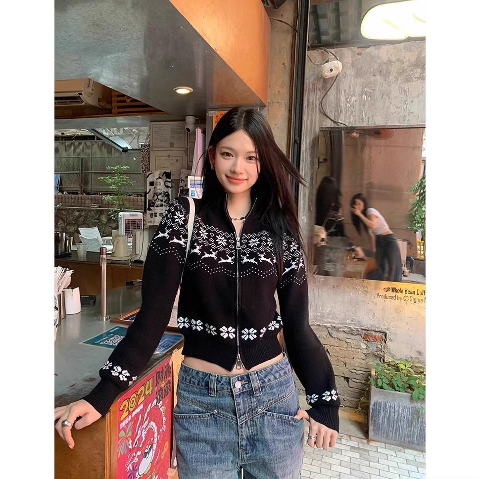 Red Star Women's Knit Cardigan - Black Slim Fit, Long Sleeve, Korean Style, Autumn/Winter 2026.