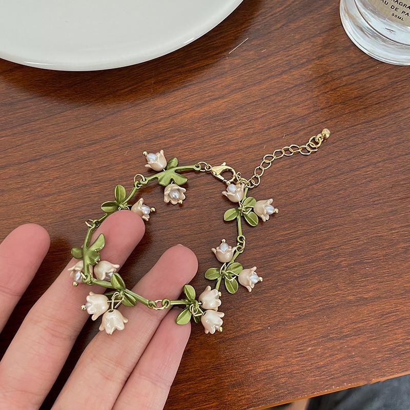 New Design Lily of The Valley Zircon Green Ear Hook for Women Fashion Elegant White Flowers Drop Earrings Wedding Party Zircon