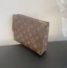 [Pre-Owned] Poche Toilette 19 Classic Monogram Versatile Portable Canvas Toiletry Bag Clutch - Very Good #4QWCT9