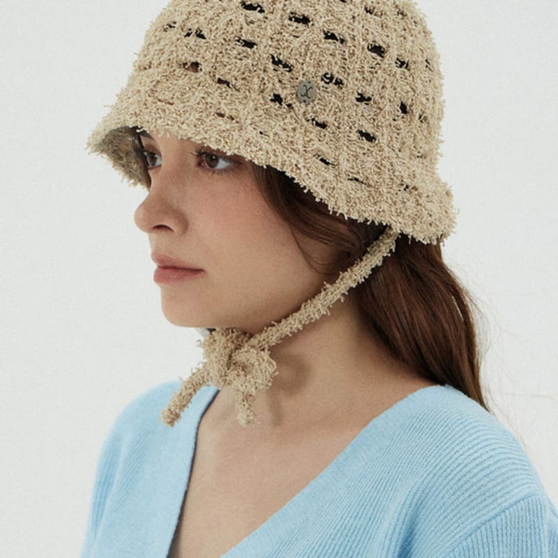 

VARZAR VA Изогнутая овальная металлическая вязаная шляпа-ведро с перфорацией бежевая FREE