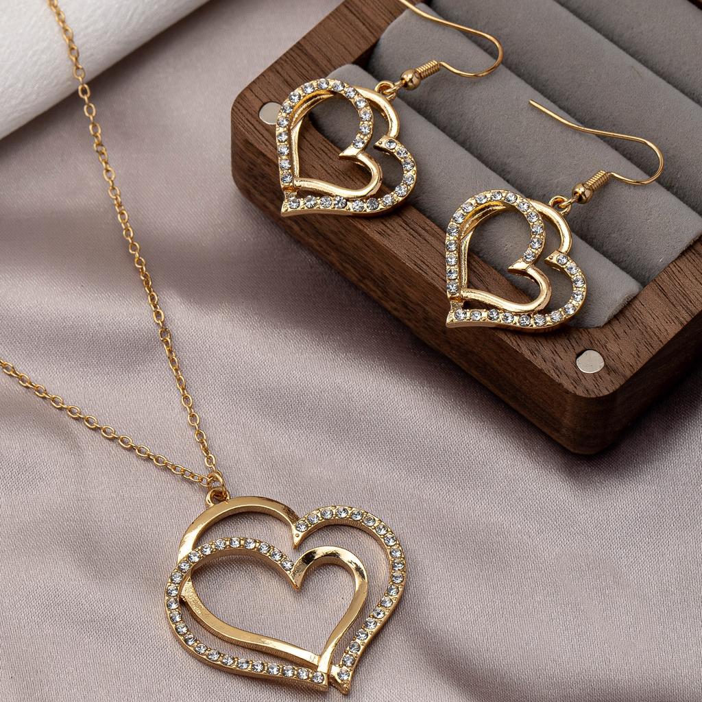 Women's Jewelry Set Double Heart-Shaped Glass-Inlaid Rhinestone Necklace and Earring Set Suitable for Daily Wear and Holidays Without Box