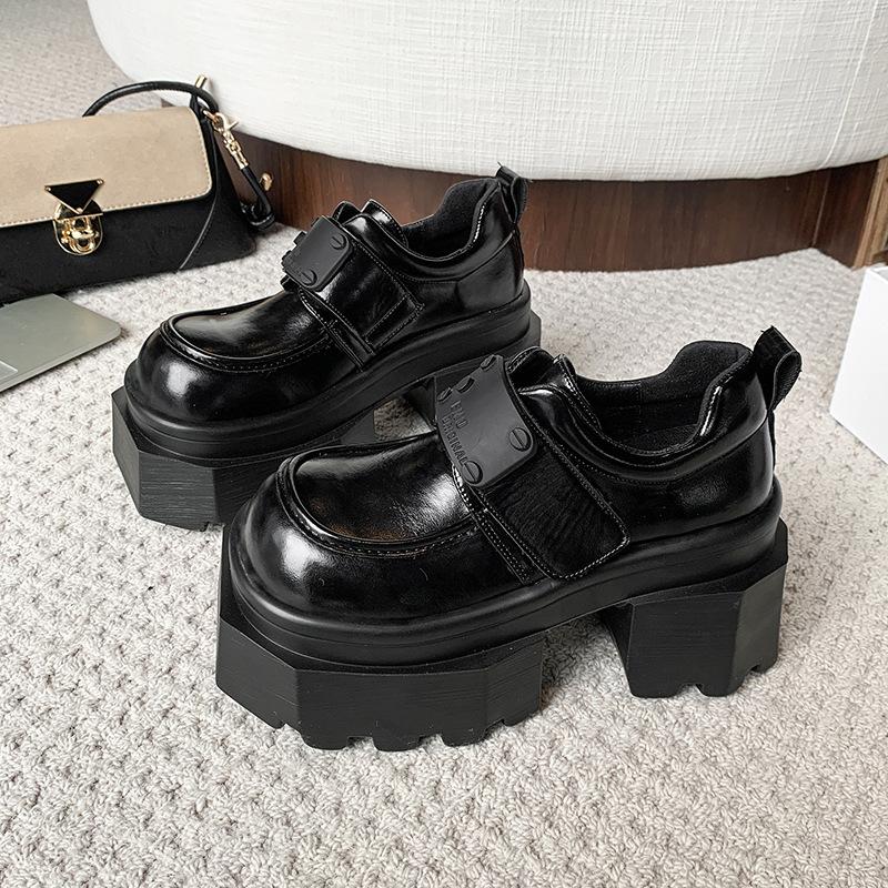 

Height increase 9cm thick-soled small leather shoes women s 2025 spring new small muffin thick heel Velcro loafer single shoes 34