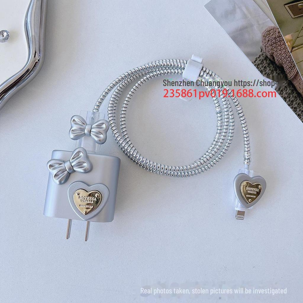 Silver Heart Apple 15 Pro Max Data Cable Protective Cover for iPhone 14 - 20W Fast Charging Soft Shell